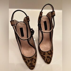 Topshop Size 7 leopard print metal stiletto heels with ankle straps.